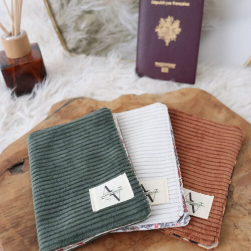 Protège-passeport velours côtelé kaki