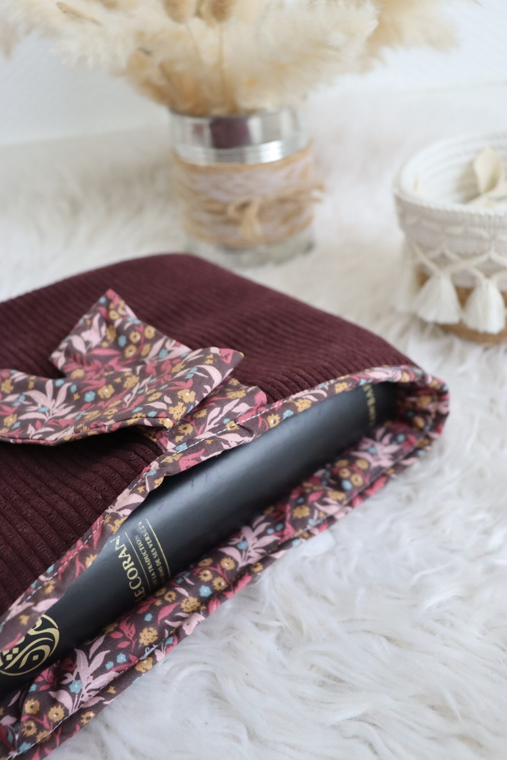 Pochette velours côtelé prune avec liens à nouer – Image 2