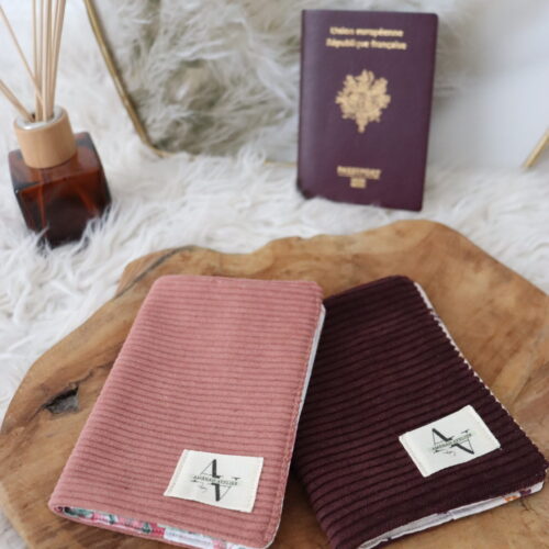 Protège-passeport côtelé prune