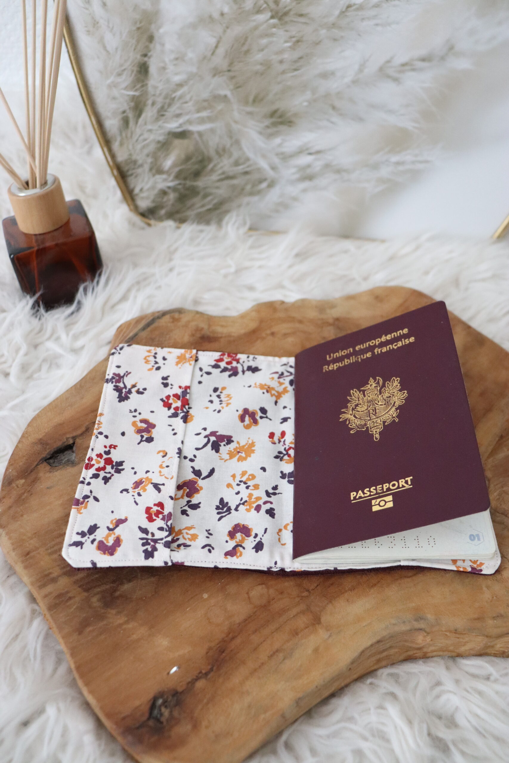 Protège-passeport côtelé prune – Image 3