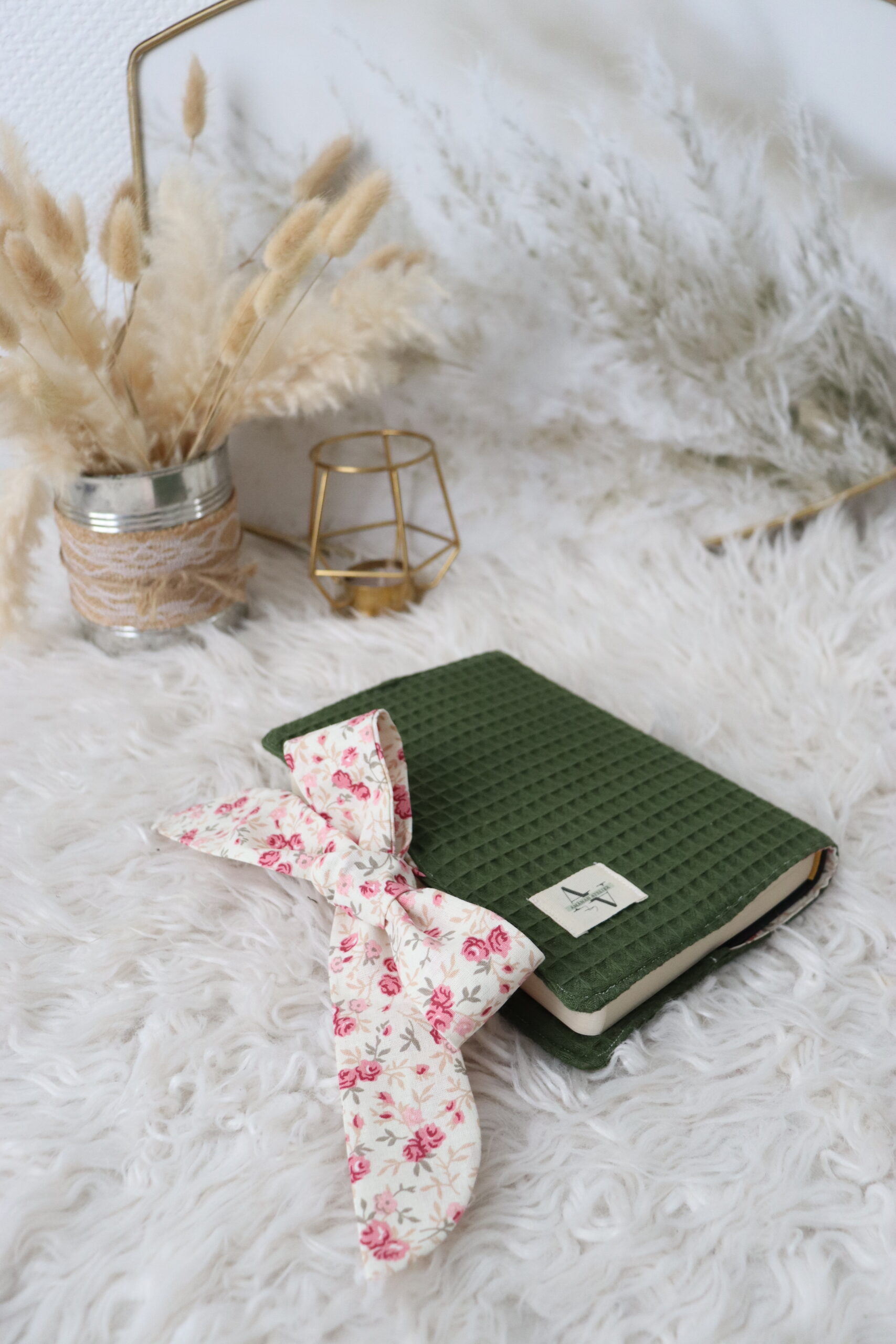 Protège coran nid d’abeille vert fougère avec liens à nouer