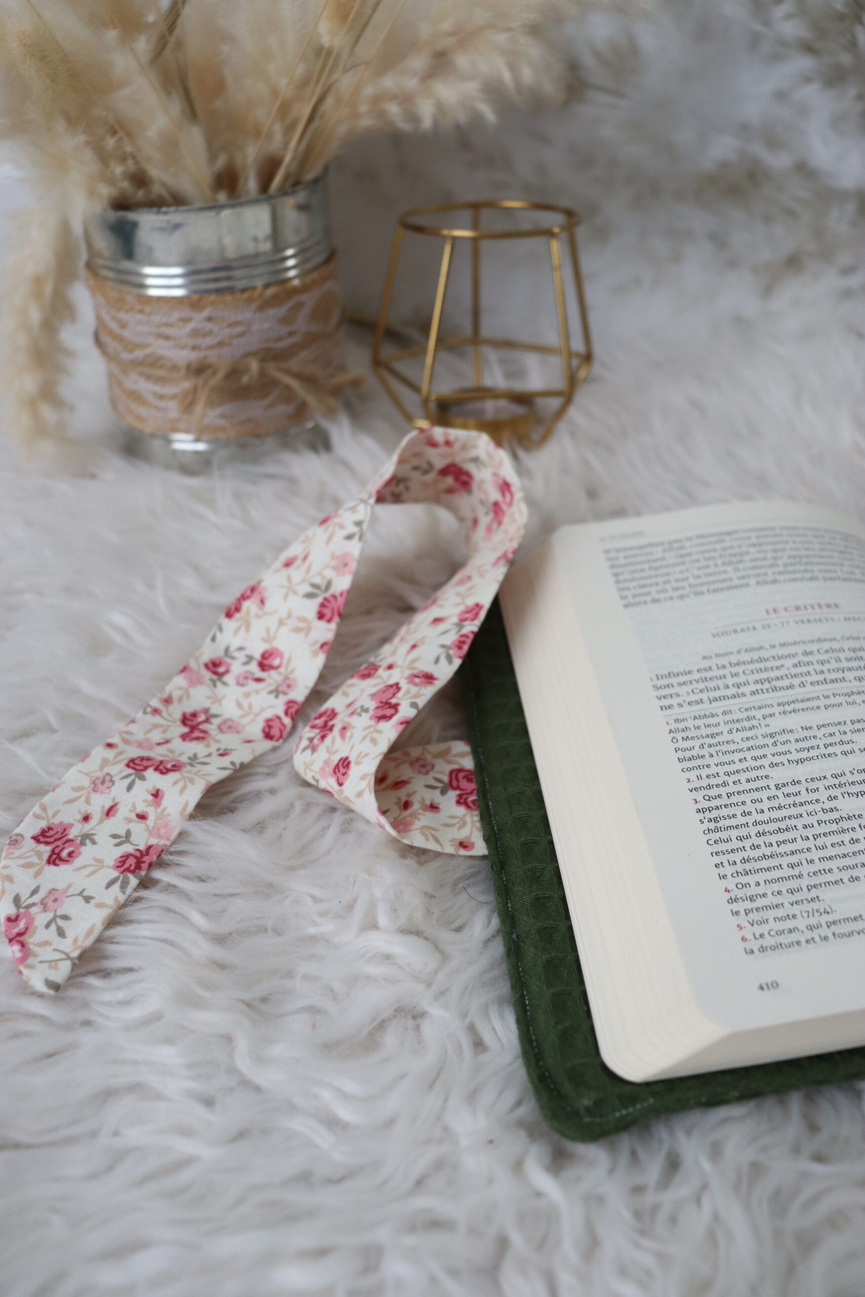 Protège coran nid d’abeille vert fougère avec liens à nouer – Image 4