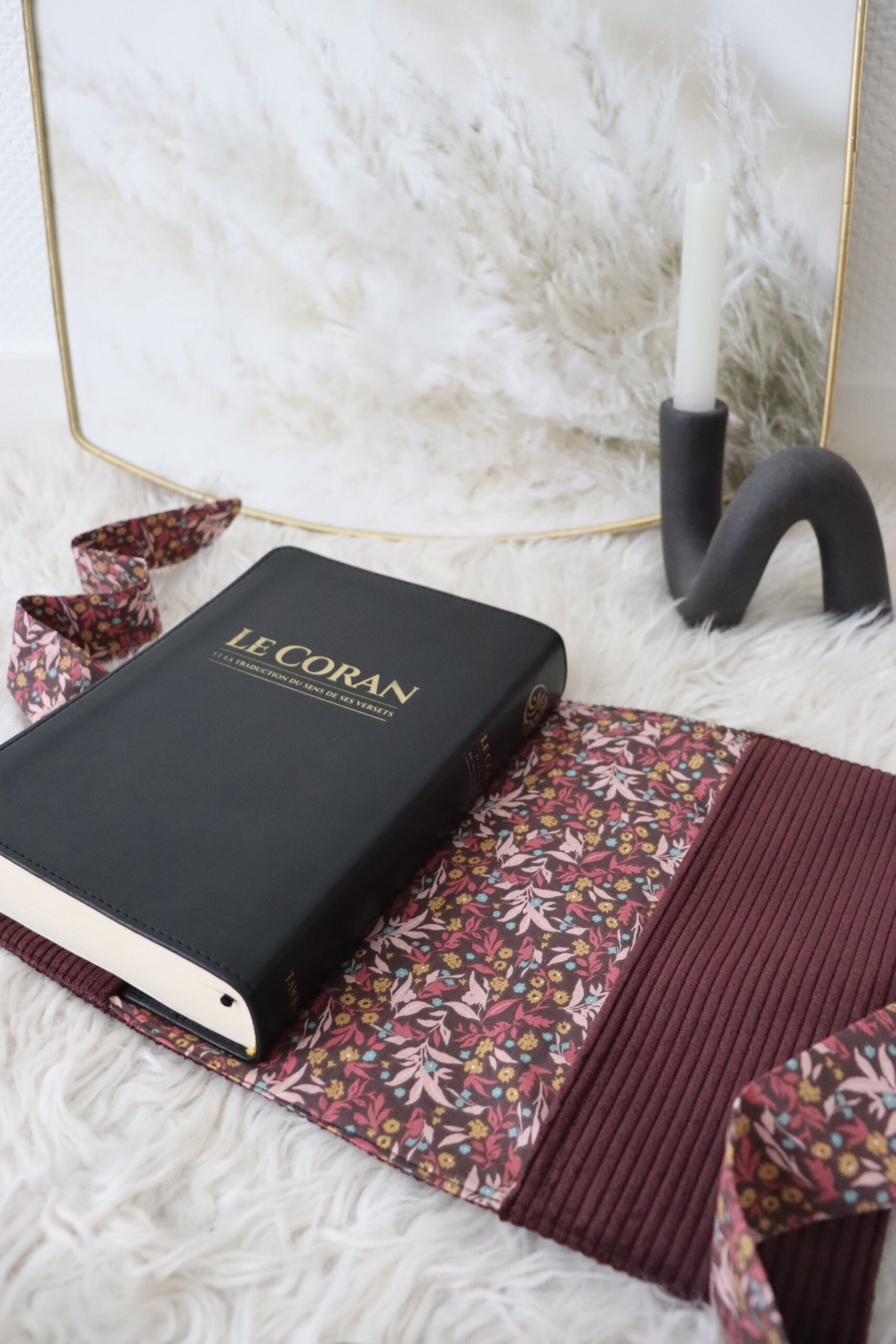 Protège coran velours prune avec liens à nouer – Image 5