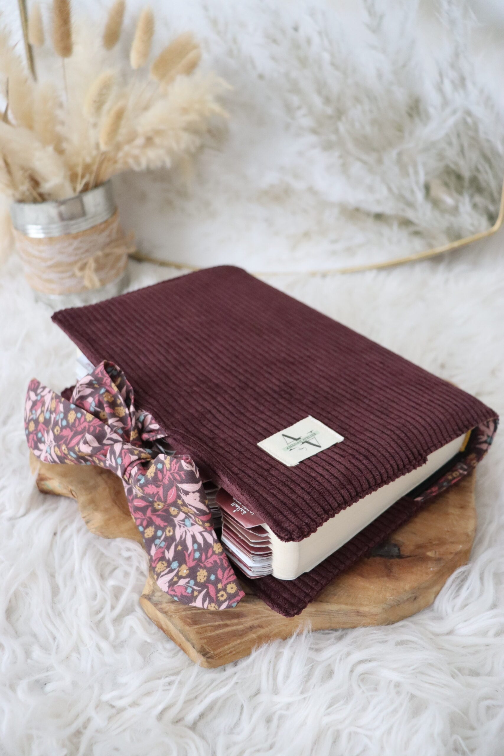 Protège coran velours prune avec liens à nouer