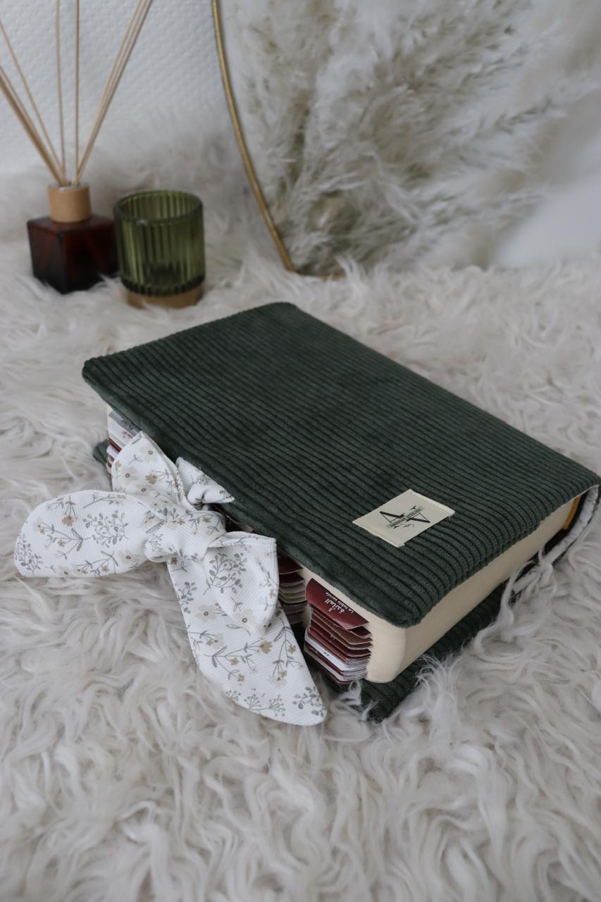 Protège coran velours kaki avec liens à nouer