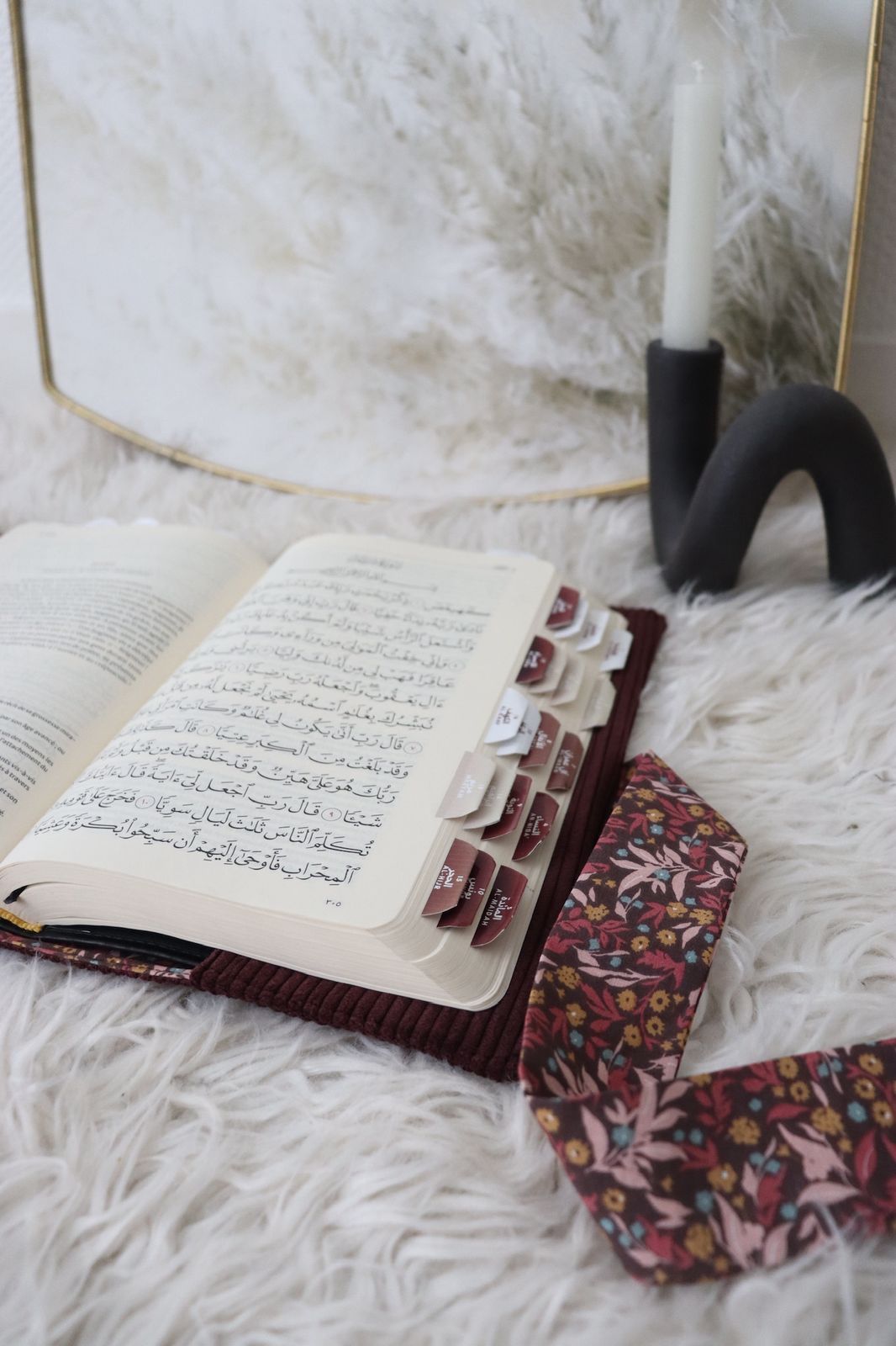 Protège coran velours prune avec liens à nouer – Image 4