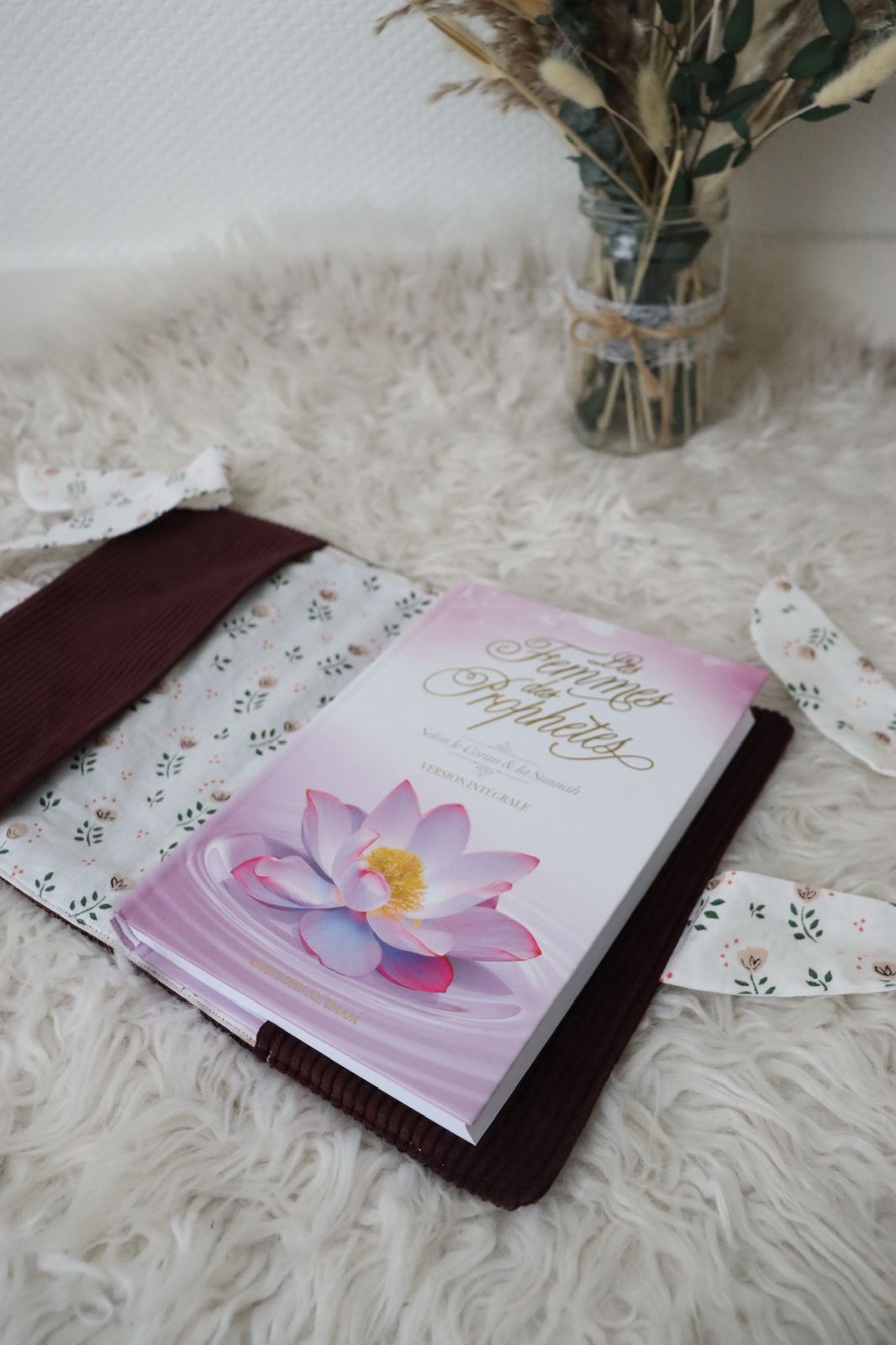 Protège coran velours prune avec liens à nouer – Image 3